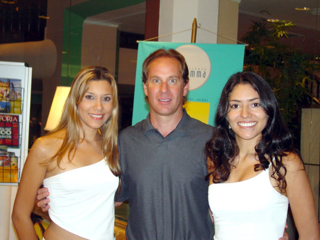 Latin American romance tour and matchmaking vacations in Colombia and Costa Rica
