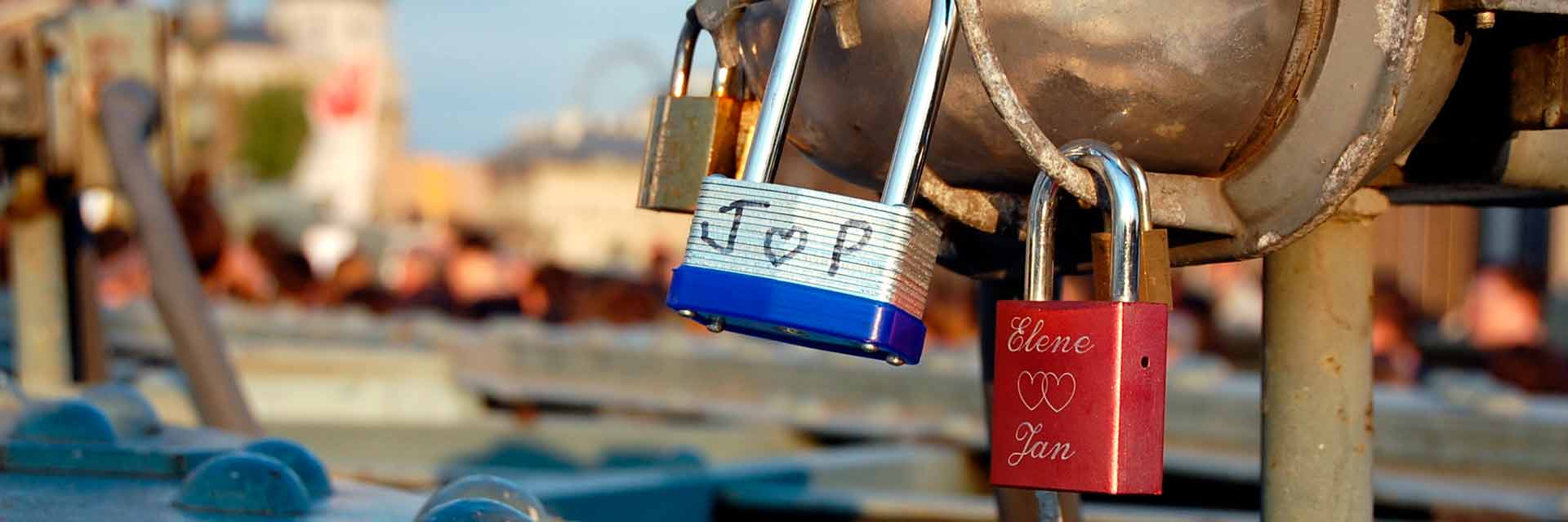 Find Love Abroad on the Best International Dating Sites